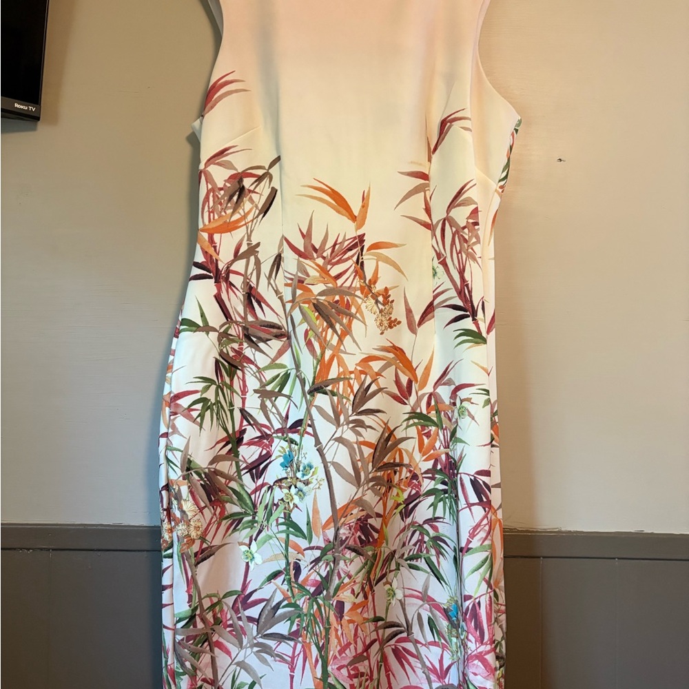 Gabby Skye White Floral Maxi Dress